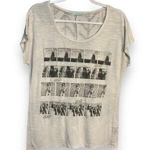 Maurices Graphic Print T-Shirt Women's Medium Gray Casual Academia Top FLAWS